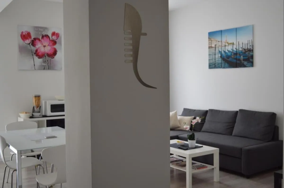 Zara Venice Apartment Free Parking
